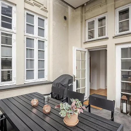 Apartament Spacious With Private Terrace