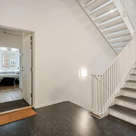 Spacious With Private Terrace